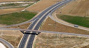 La Junta invierte 18,8 millones de euros en la conservación integral de la autovía León-Burgos, entre Onzonilla y Burgos.