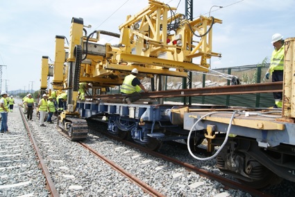 ADIF ALTA VELOCIDAD TREN FERROCARRILES