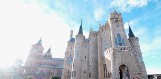 La Junta invierte 276.500 euros en las obras de restauración del Palacio Episcopal de Astorga para mejorar su funcionalidad y accesibilidad