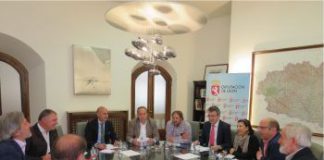 La Diputación de León invertirá 24,2 millones para mejorar los servicios de los pueblos de la provincia