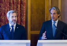 De la Serna firma con su homólogo argentino un convenio de colaboración en materia de desarrollo urbano, gestión de ciudades, infraestructuras y transporte