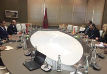 El ministro de Fomento José Luis Ábalos, continúa su viaje por Marruecos ofreciendo fortalecer el servicio marítimo a través de la coordinación de ambos países.