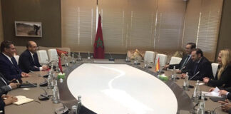 El ministro de Fomento José Luis Ábalos, continúa su viaje por Marruecos ofreciendo fortalecer el servicio marítimo a través de la coordinación de ambos países.