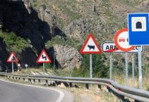 La Junta presupuesta para cambiar las señalización vertical en carreteras de las 9 provincias