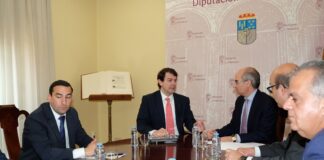 Mañueco se reúne con el presidente de la Diputación de Salamanca y el alcalde de Salamanca
